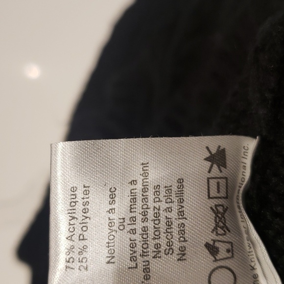 John & Jenn Knit Sweater Fringe Cow Neck Black Women's Size Small - Picture 5 of 12